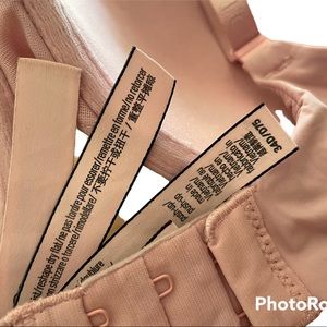 2 Victoria’s Secrets bra. One pink one grey. Size 34D/D75.